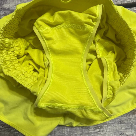 Lululemon Hotty Hot Shorts - Picture 5 of 6